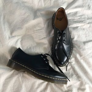 RARE Dr. Martens Dupree Pointed Toe Oxfords